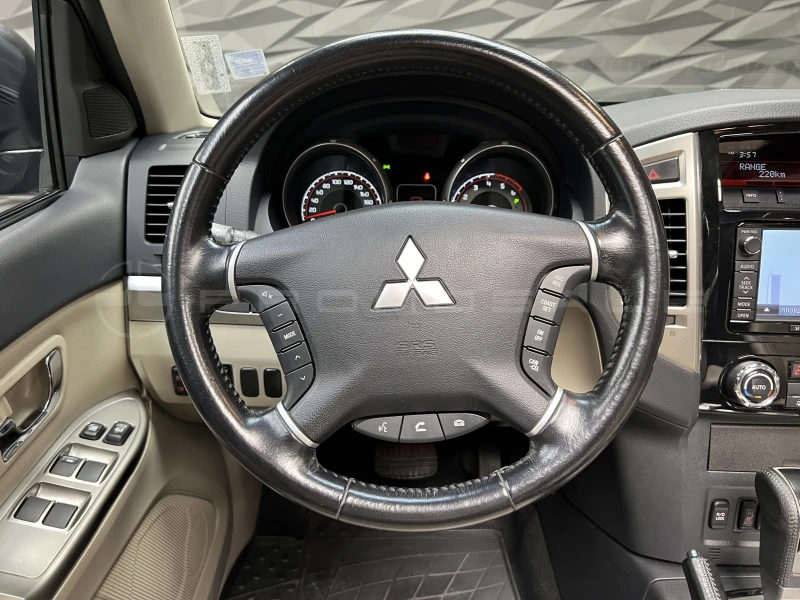 Mitsubishi Pajero 3.2 DI-D 16V 4WD, снимка 6 - Автомобили и джипове - 47507805