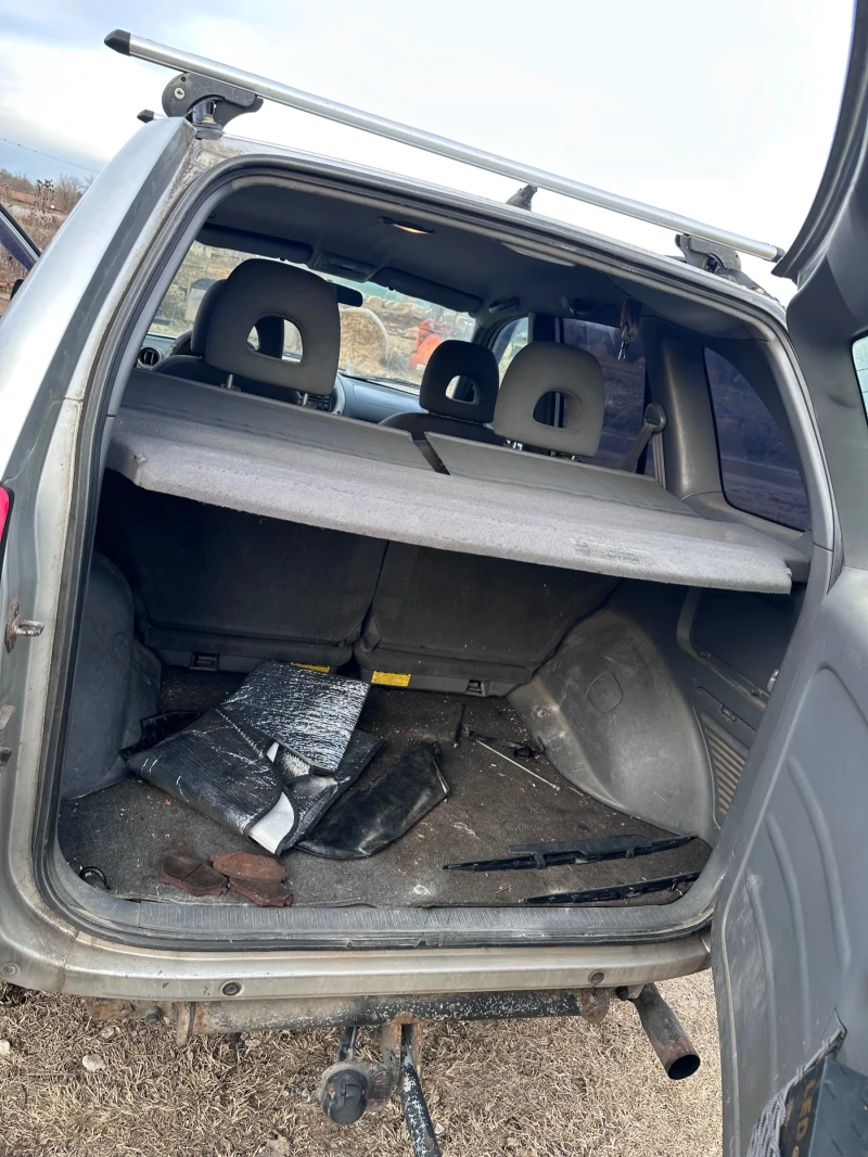 Toyota Rav4, снимка 10 - Автомобили и джипове - 48465153