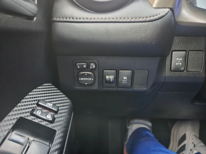 Toyota Rav4 2.2d4-d---4x4---navi, снимка 17 - Автомобили и джипове - 52282116