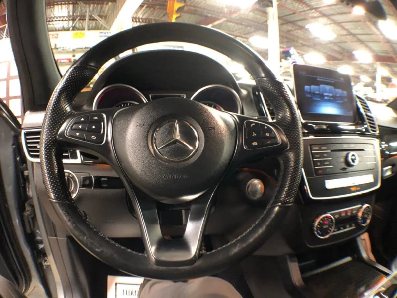 Mercedes-Benz GLE 43 AMG NIGHT PACK* HARMAN* PANO* 360* AMBIENT* KEYLESS GO, снимка 9 - Автомобили и джипове - 52962881