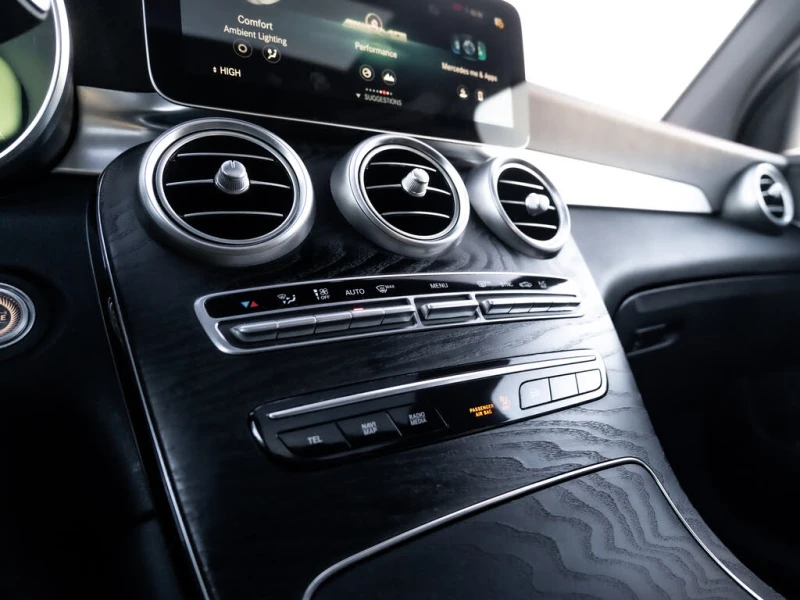 Mercedes-Benz GLC 43 AMG ПОДГРЕВ* КАМЕРА* КЕЙЛЕС* LANE* ASSIST, снимка 9 - Автомобили и джипове - 53528098
