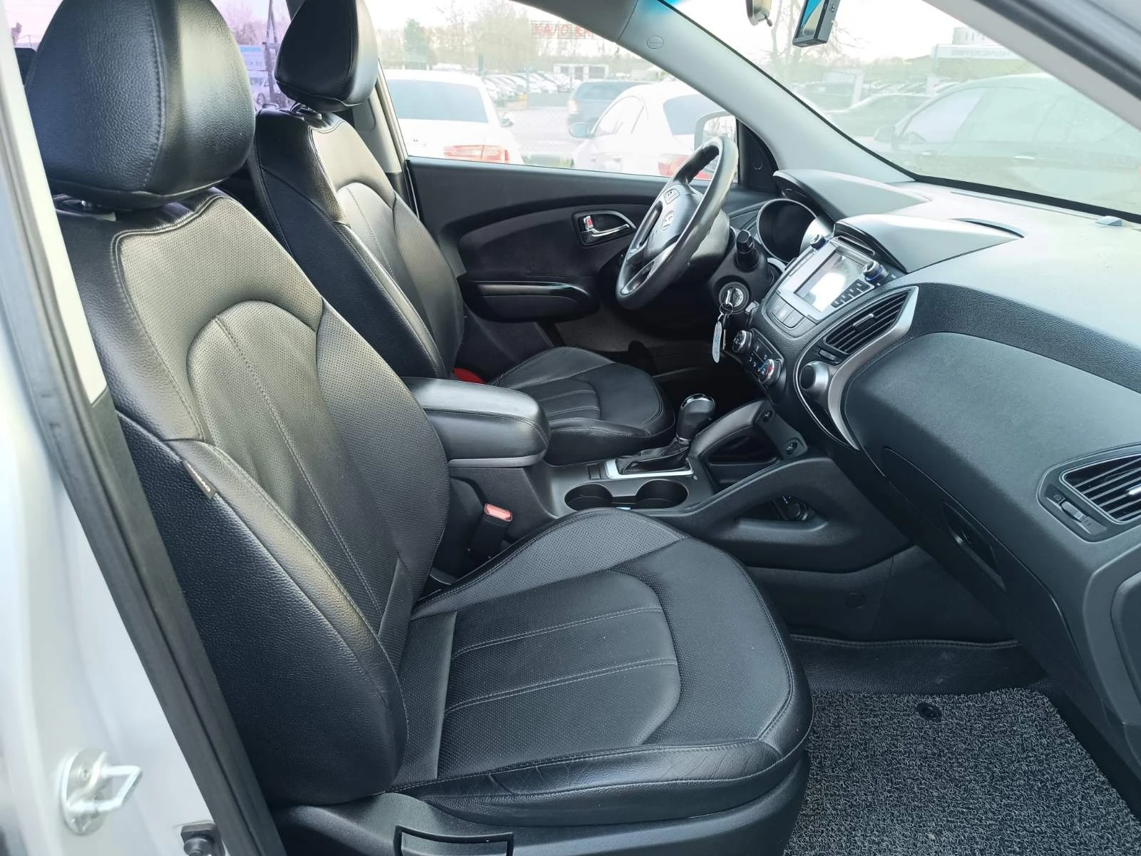 Hyundai Tucson 2.0 4x4 | Mobile.bg — изображение 11