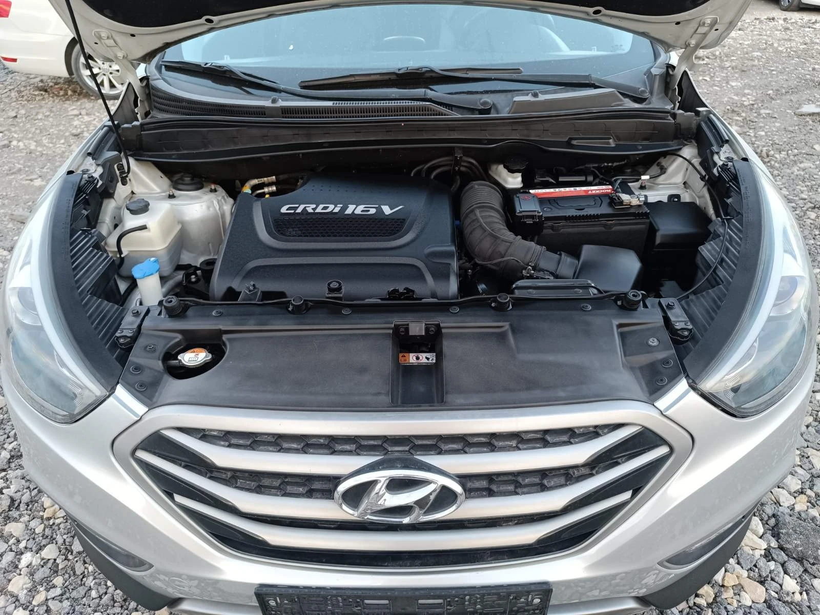 Hyundai Tucson 2.0 4x4 | Mobile.bg — изображение 16