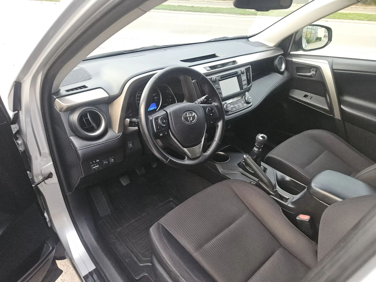 Toyota Rav4 2.2d4-d---4x4---navi | Mobile.bg   11