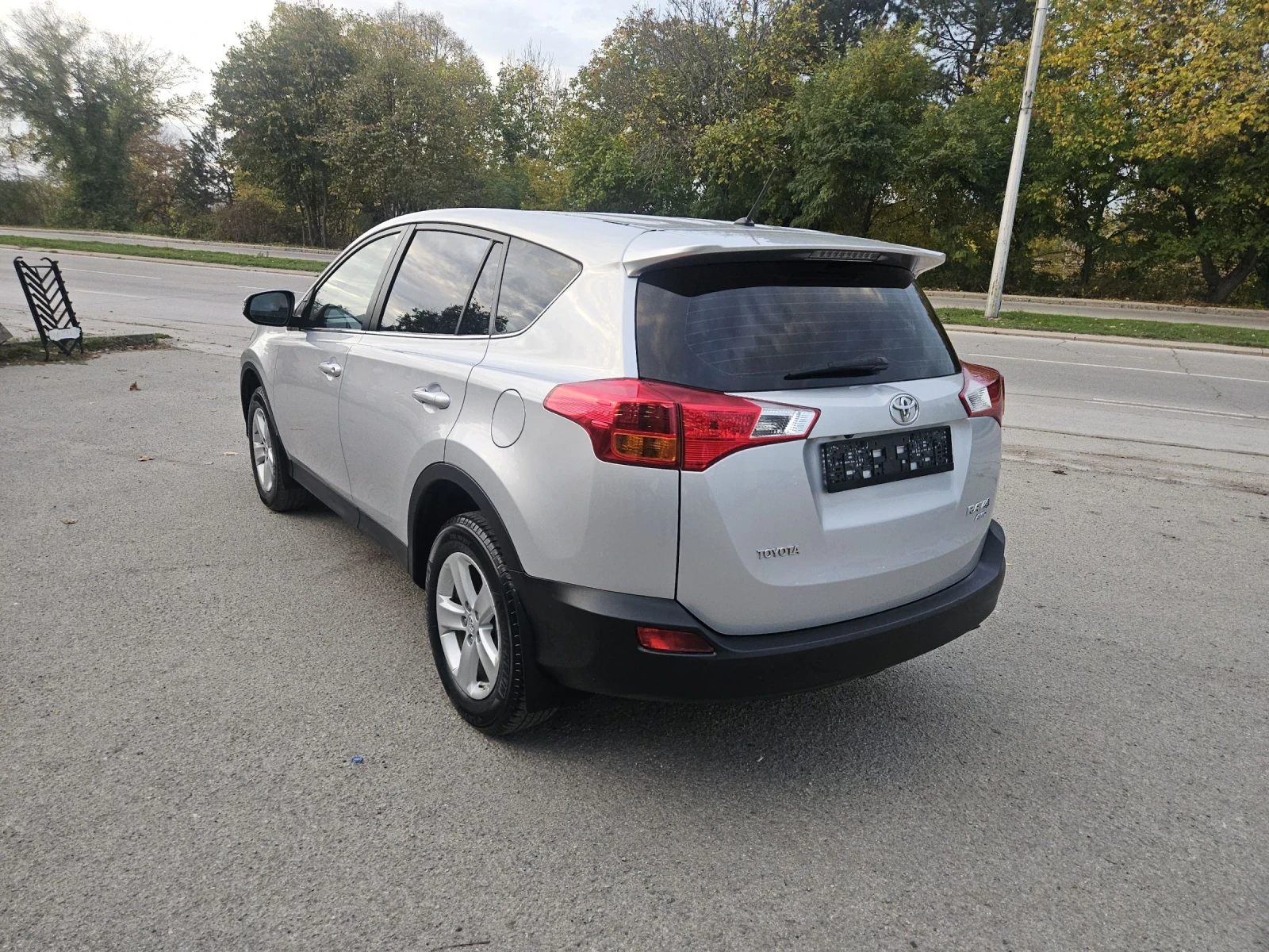 Toyota Rav4 2.2d4-d---4x4---navi - изображение 5