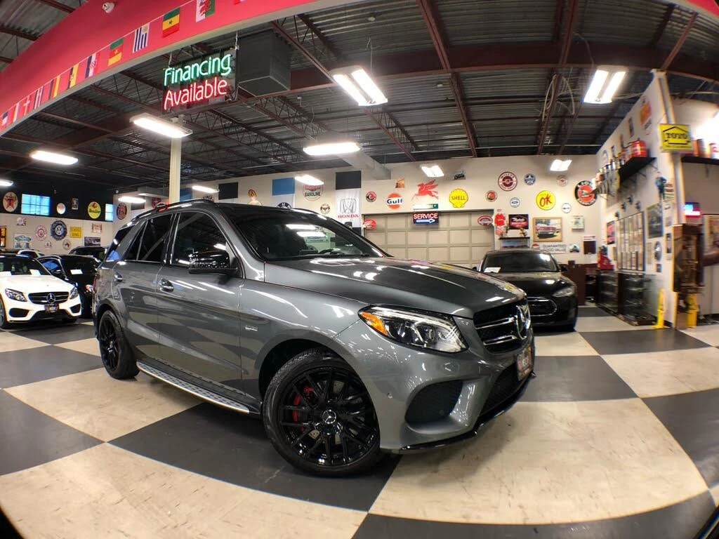 Mercedes-Benz GLE 43 AMG NIGHT PACK* HARMAN* PANO* 360* AMBIENT* KEYLESS GO - изображение 3