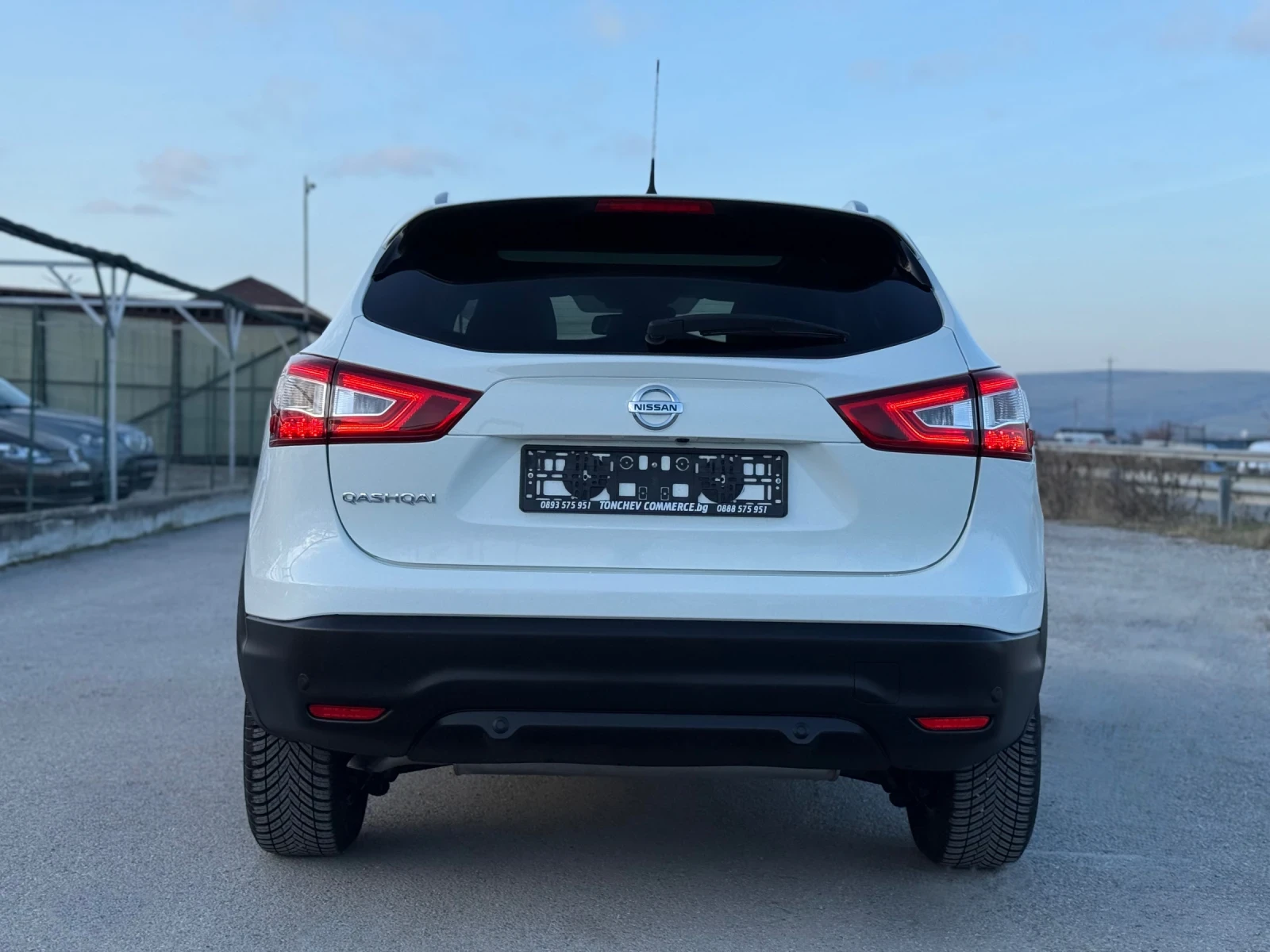 Nissan Qashqai 1.6-dci-4x4-TEKNA-KAMERA-360-PANORAMA-PODGREV-TOP - изображение 5
