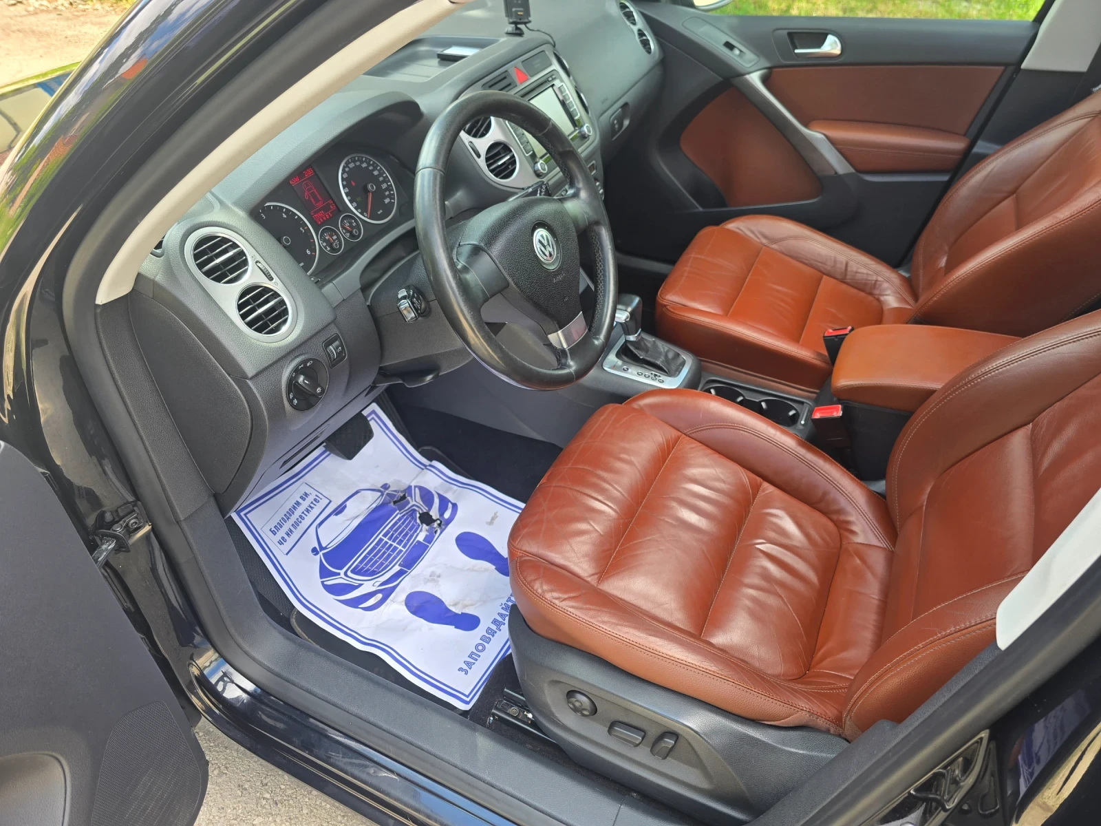 VW Tiguan 2.0TDI 4MOTION КОЖА DSG PANORAMA BI-XENON КАМЕРА, снимка 9 - Автомобили и джипове - 54594523