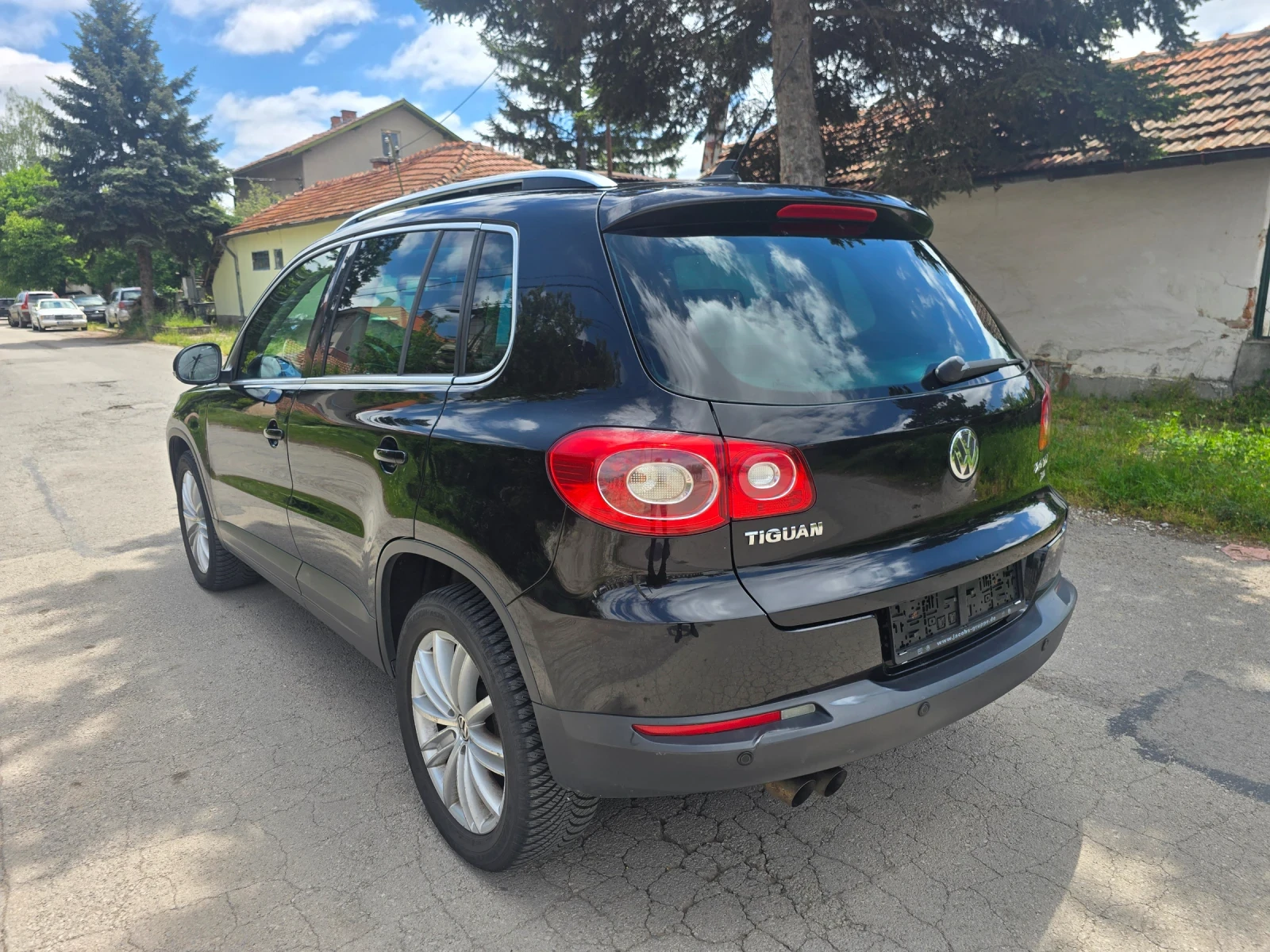 VW Tiguan 2.0TDI 4MOTION КОЖА DSG PANORAMA BI-XENON КАМЕРА, снимка 7 - Автомобили и джипове - 54594523