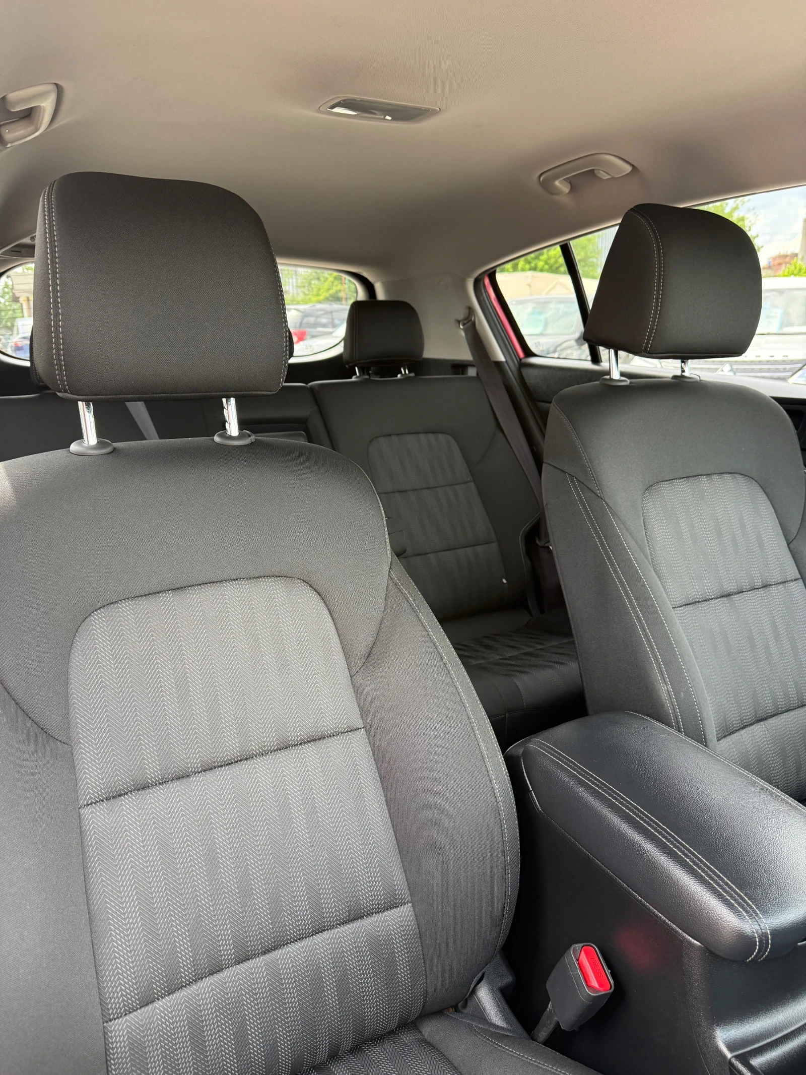 Kia Sportage 2.4 GDI AWD , снимка 15 - Автомобили и джипове - 54930140