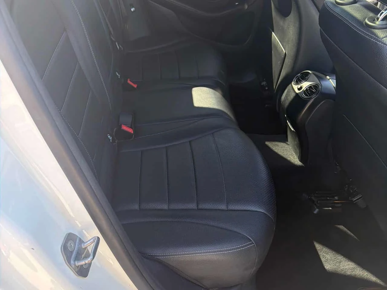 Mercedes-Benz GLC 300 4MATIC / ПОДГРЕВИ / ПАНОРАМА / ОТ ПРЕДСТАВИТЕЛСТВО, снимка 12 - Автомобили и джипове - 54984484