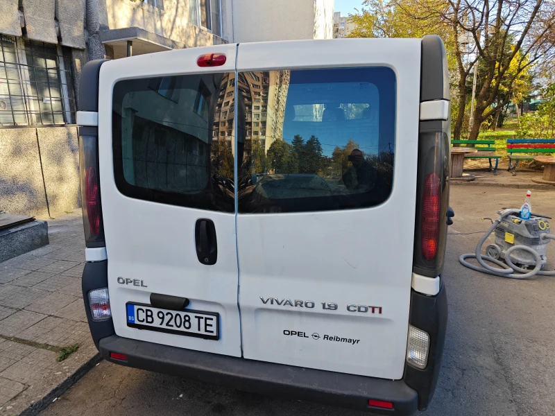 Opel Vivaro 1.9CDTI, снимка 11 - Бусове и автобуси - 47816712