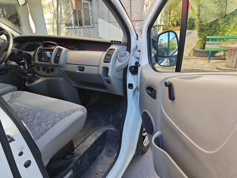 Opel Vivaro 1.9CDTI, снимка 4 - Бусове и автобуси - 47816712