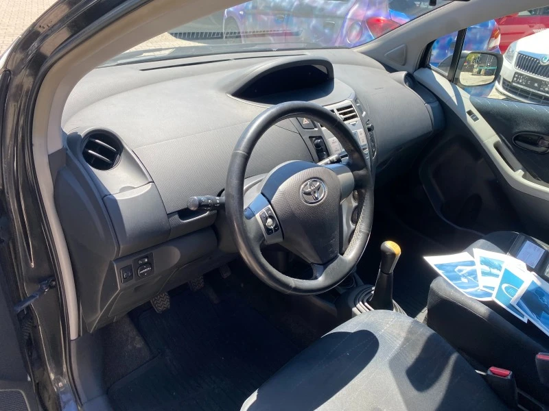 Toyota Yaris, снимка 8 - Автомобили и джипове - 46274745