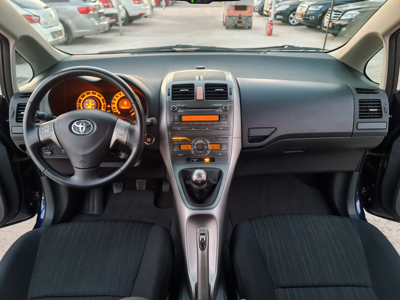 Toyota Auris 1.6 Vvti KeyLess Go Климатроник, снимка 13 - Автомобили и джипове - 46785076