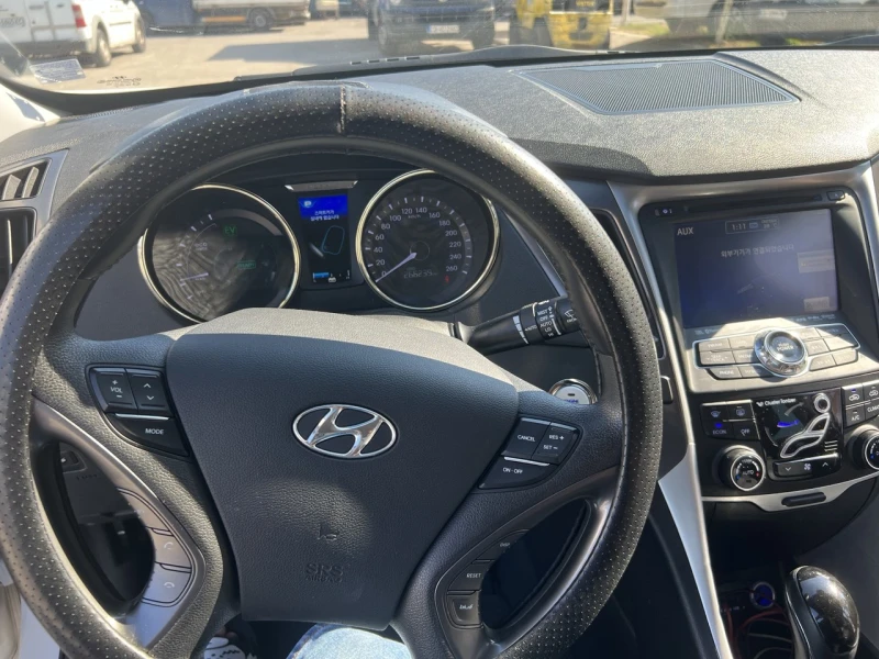 Hyundai Sonata hybrid 2.0, снимка 15 - Автомобили и джипове - 48703537