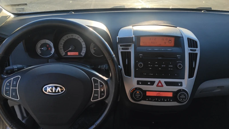 Kia Ceed, снимка 8 - Автомобили и джипове - 48507260