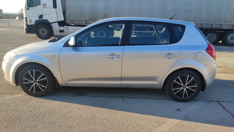 Kia Ceed, снимка 6 - Автомобили и джипове - 48507260