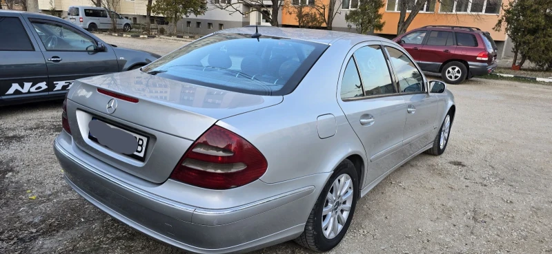 Mercedes-Benz E 270 2.7, Avangard.седан, снимка 4 - Автомобили и джипове - 48969562