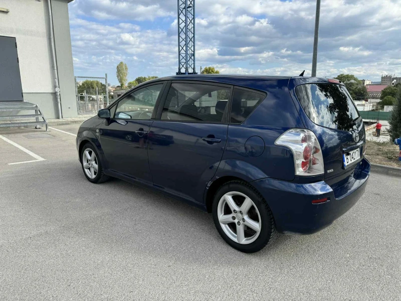 Toyota Corolla verso 2.2 D, снимка 6 - Автомобили и джипове - 51570314