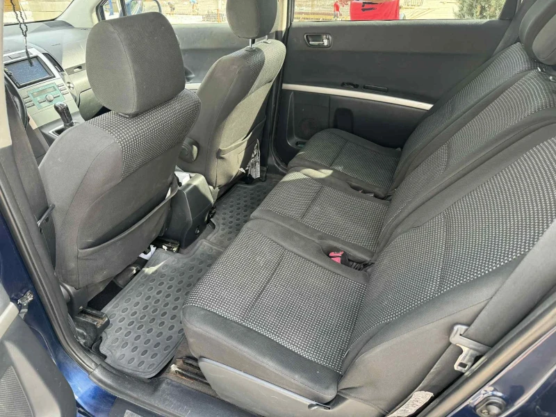 Toyota Corolla verso 2.2 D, снимка 16 - Автомобили и джипове - 51570314