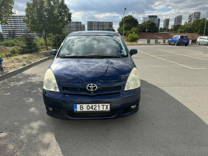 Toyota Corolla verso 2.2 D, снимка 7 - Автомобили и джипове - 51570314