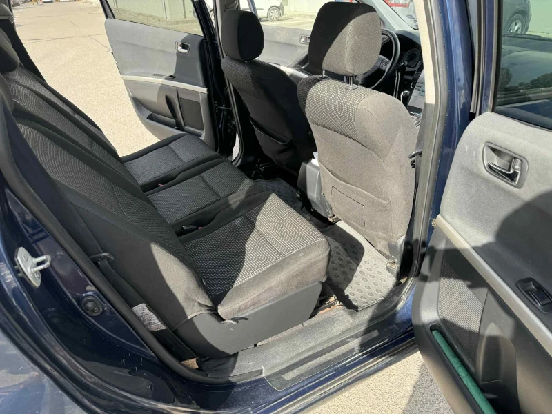 Toyota Corolla verso 2.2 D, снимка 13 - Автомобили и джипове - 51570314