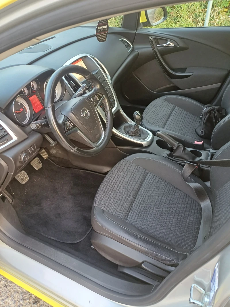 Opel Astra, снимка 12 - Автомобили и джипове - 52740850