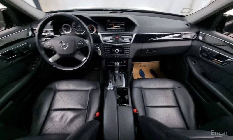 Mercedes-Benz E 200, снимка 7 - Автомобили и джипове - 52938969