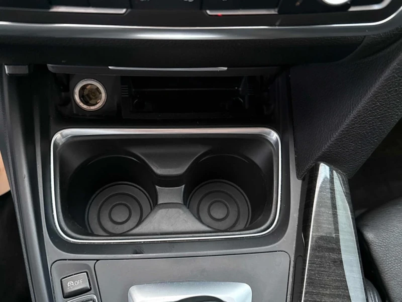 BMW 335 * 335i xDrive * CARFAX * БЕЗ ПЪРВОНАЧАЛНА ВНОСКА, снимка 13 - Автомобили и джипове - 53113182