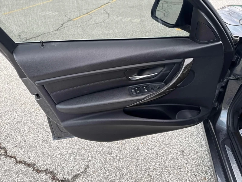 BMW 335 * 335i xDrive * CARFAX * БЕЗ ПЪРВОНАЧАЛНА ВНОСКА, снимка 10 - Автомобили и джипове - 53113182