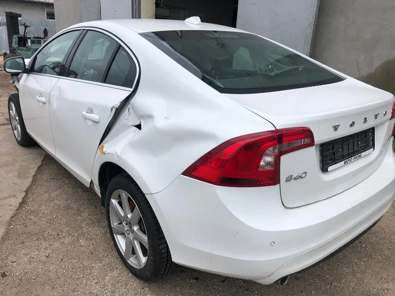 Volvo S60 2.0D3, снимка 2 - Автомобили и джипове - 29189396