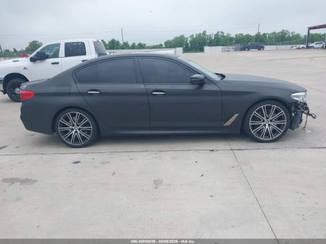 BMW 550 * M550i* XDRIVE* КОЖА* ПОДГРЕВ* ШИБИДАХ* HEAD-UP* , снимка 11 - Автомобили и джипове - 55131135