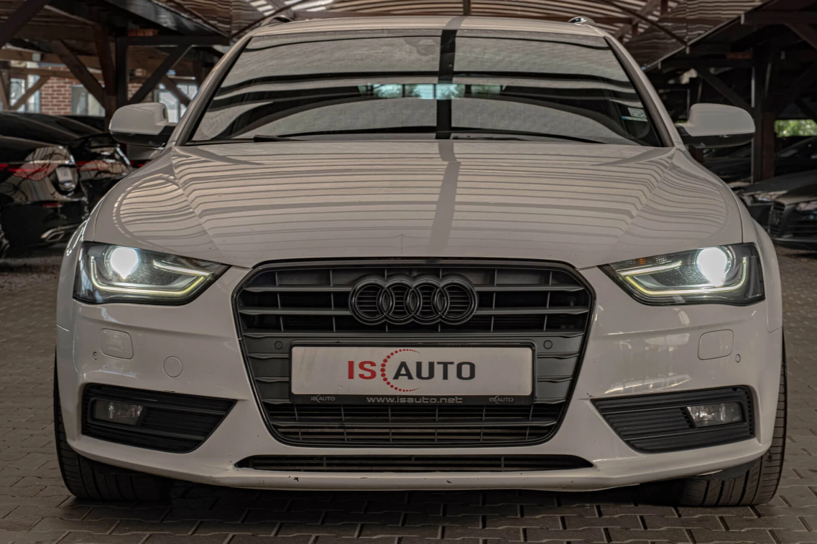 Audi A4 3.0TDI/Sline/SideAssist/Подгрев/LaneAssist/ - изображение 2