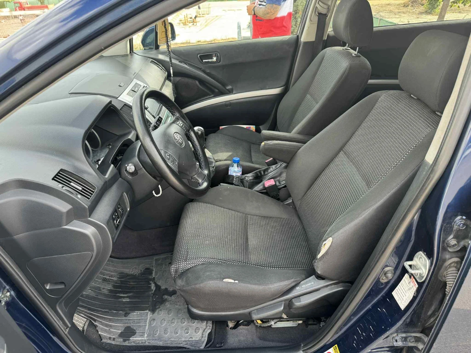 Toyota Corolla verso 2.2 D - изображение 9