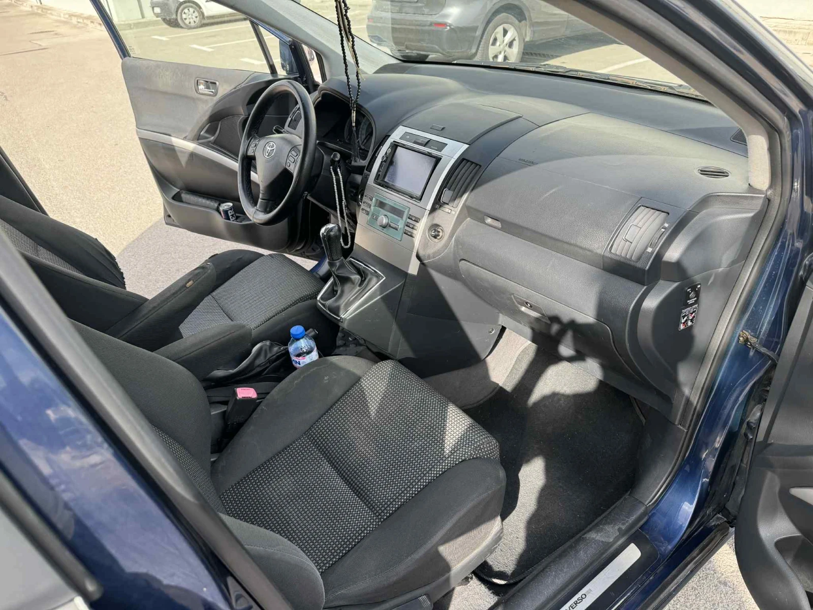 Toyota Corolla verso 2.2 D - изображение 10