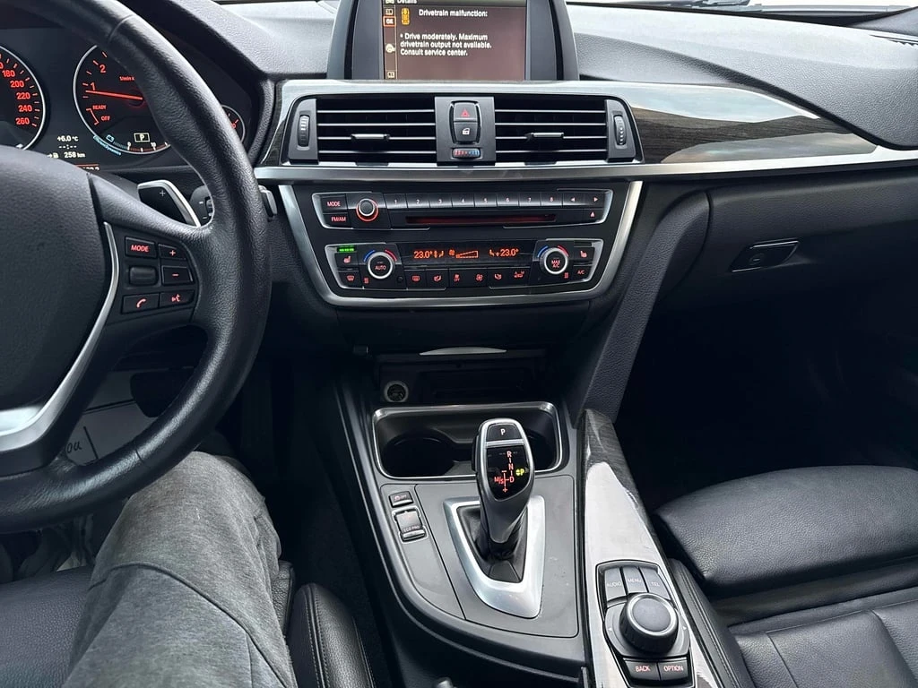 BMW 335 * 335i xDrive * CARFAX * БЕЗ ПЪРВОНАЧАЛНА ВНОСКА - изображение 9