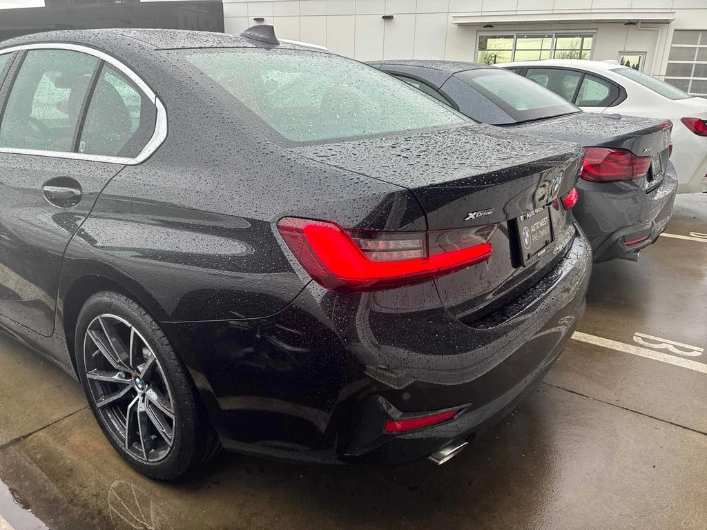 BMW 330 * 330i xDrive * CARFAX * БЕЗ ПЪРВОНАЧАЛНА ВНОСКА - изображение 4