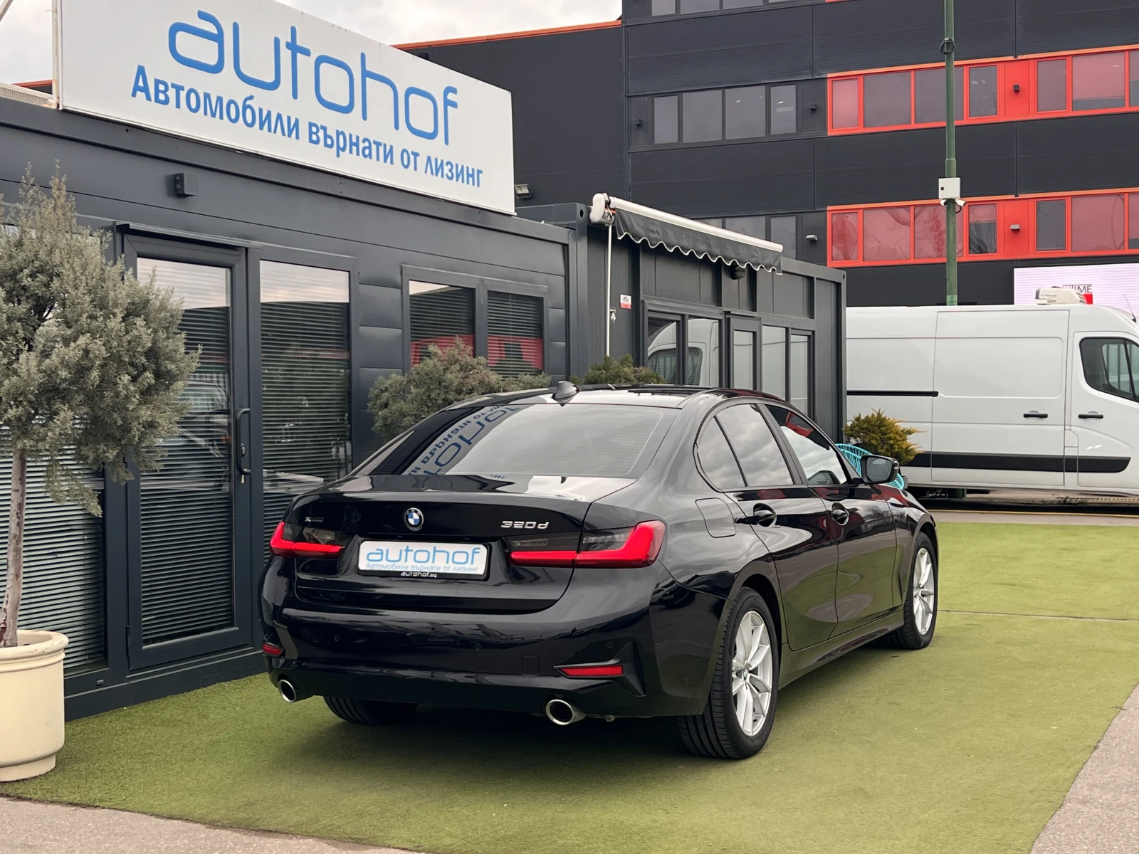 BMW 320 Advantage/Xdrive/2.0d/190k.c./8AT, снимка 4 - Автомобили и джипове - 53904209