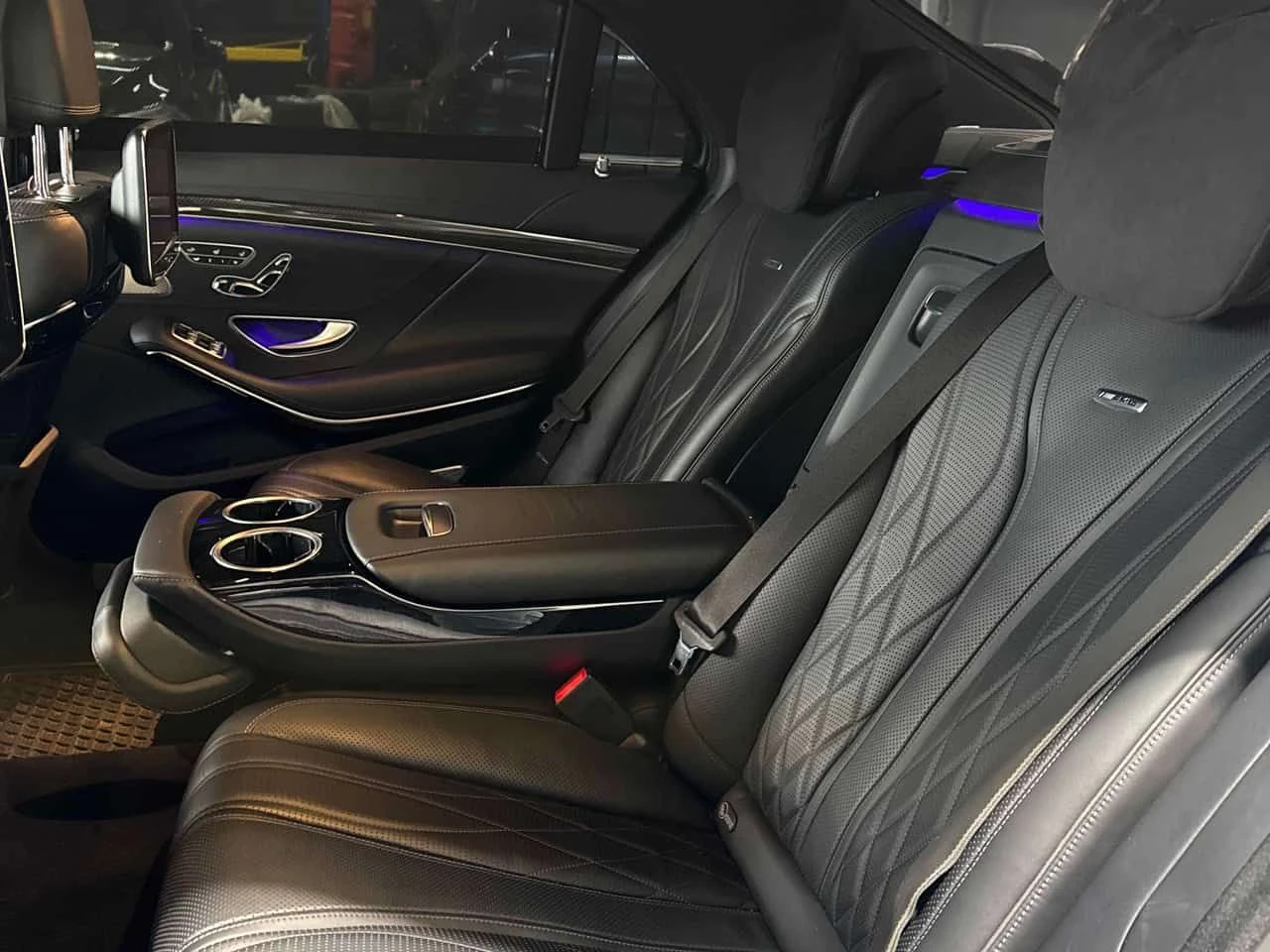 Mercedes-Benz S 63 AMG 4MATIC * / DISTRONIC * ОБДУХВАНЕ * МОНИТОРИ , снимка 12 - Автомобили и джипове - 53958956