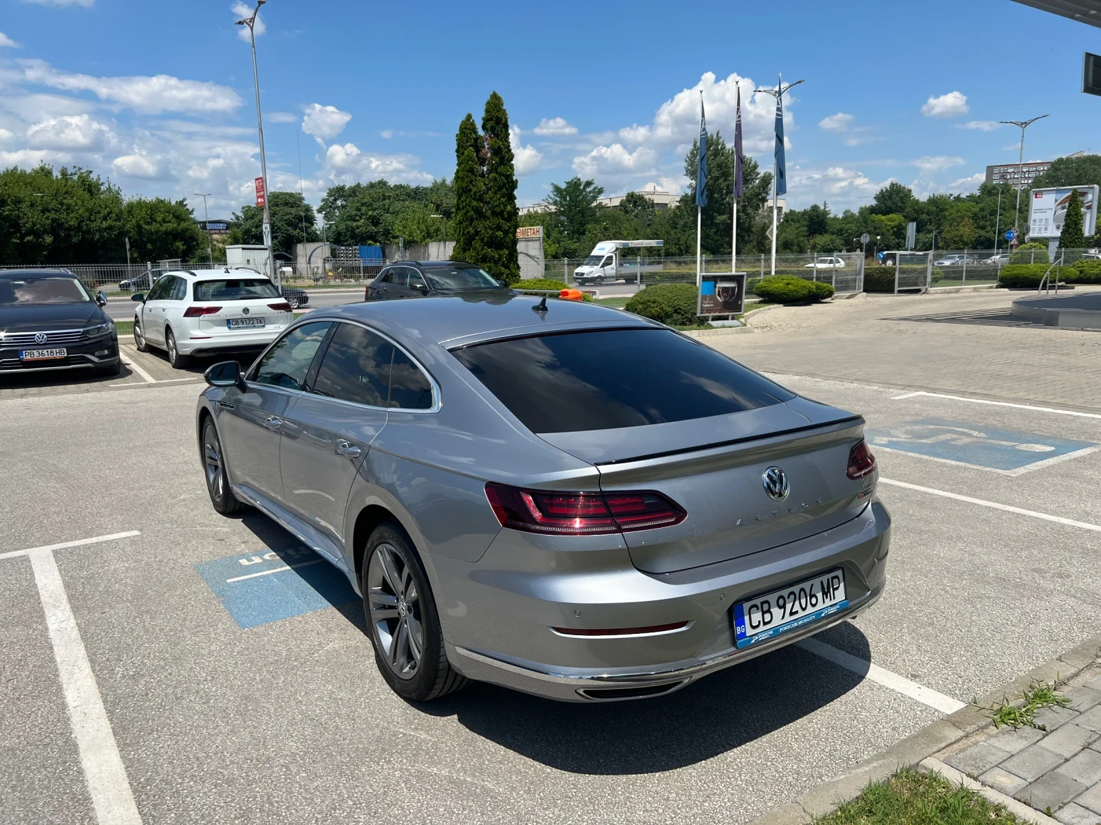 VW Arteon R-Line 240hp, снимка 4 - Автомобили и джипове - 54242789