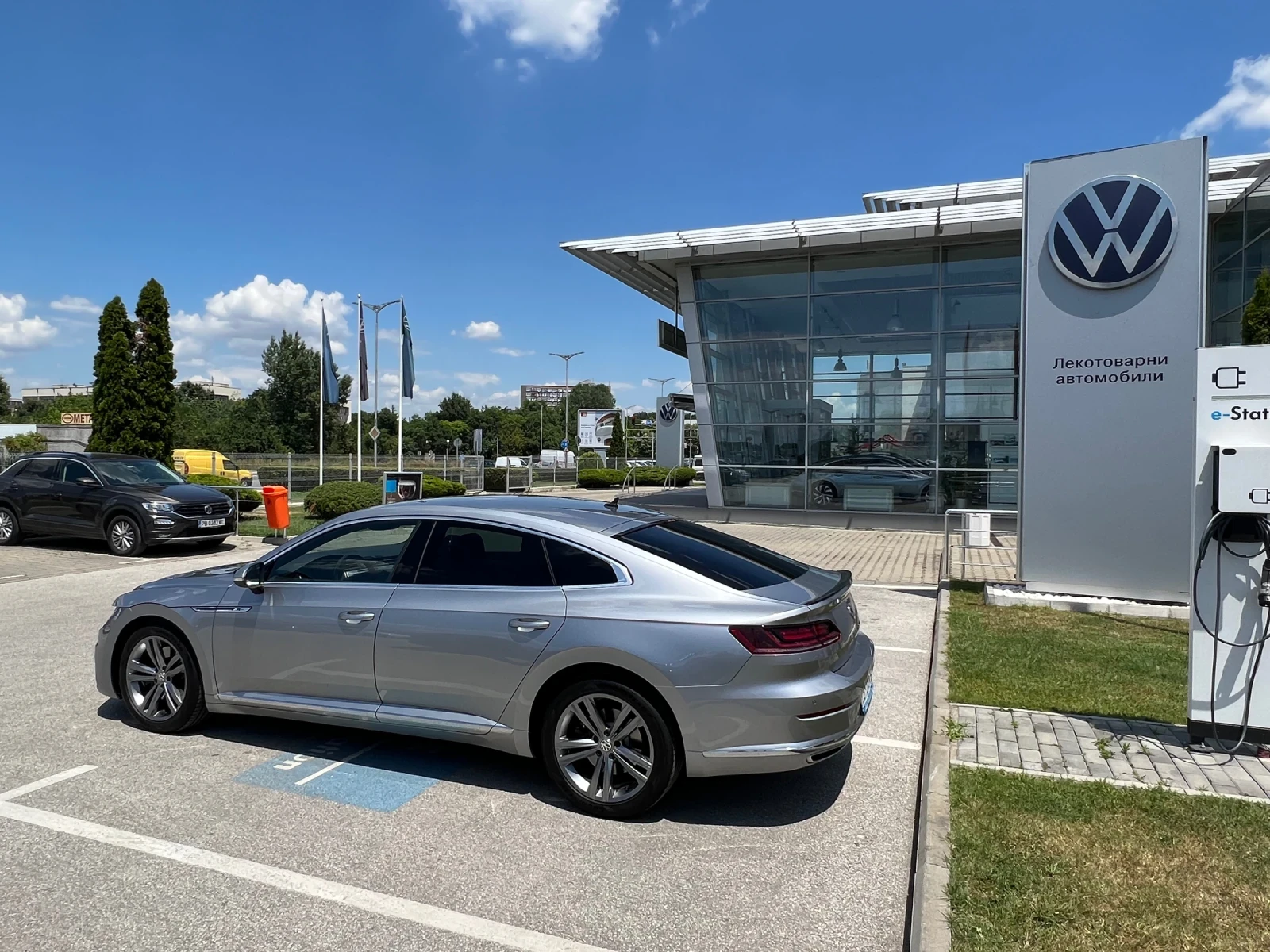 VW Arteon R-Line 240hp, снимка 3 - Автомобили и джипове - 54242789