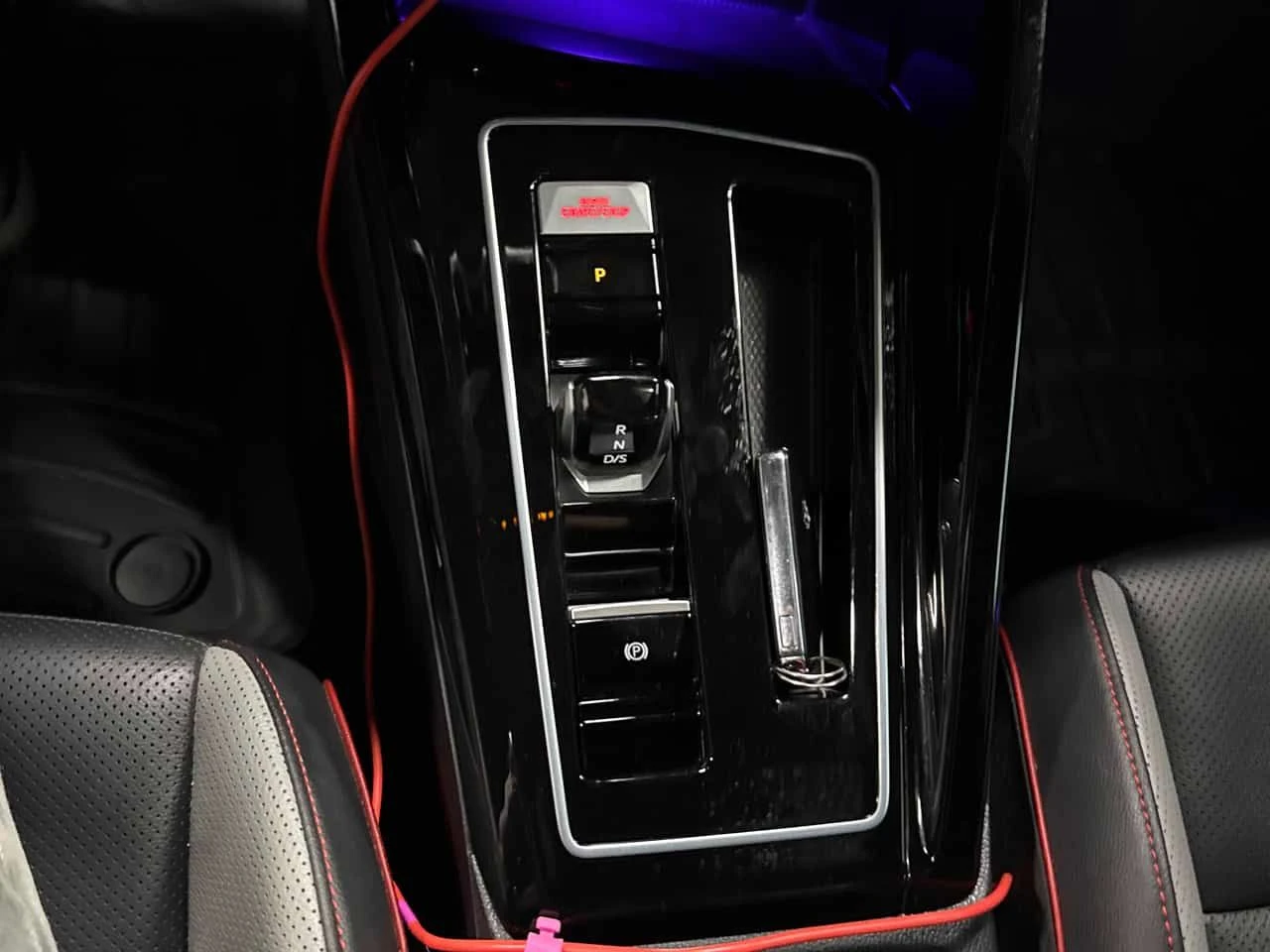 VW Golf GTI Performance| HUD| ОБДУХВАНЕ| ПОДГРЕВИ| ШИБИДАХ, снимка 13 - Автомобили и джипове - 54414151