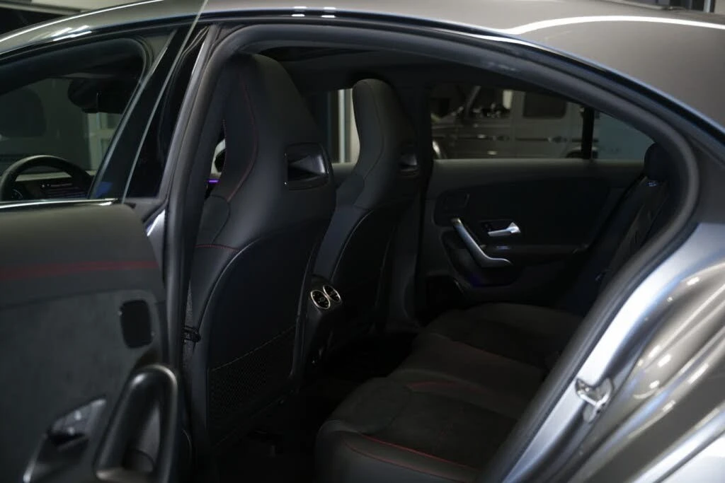 Mercedes-Benz CLA 250 4MATIC* AвтоКредит * (ЦЕНА ДО БГ), снимка 15 - Автомобили и джипове - 54429436