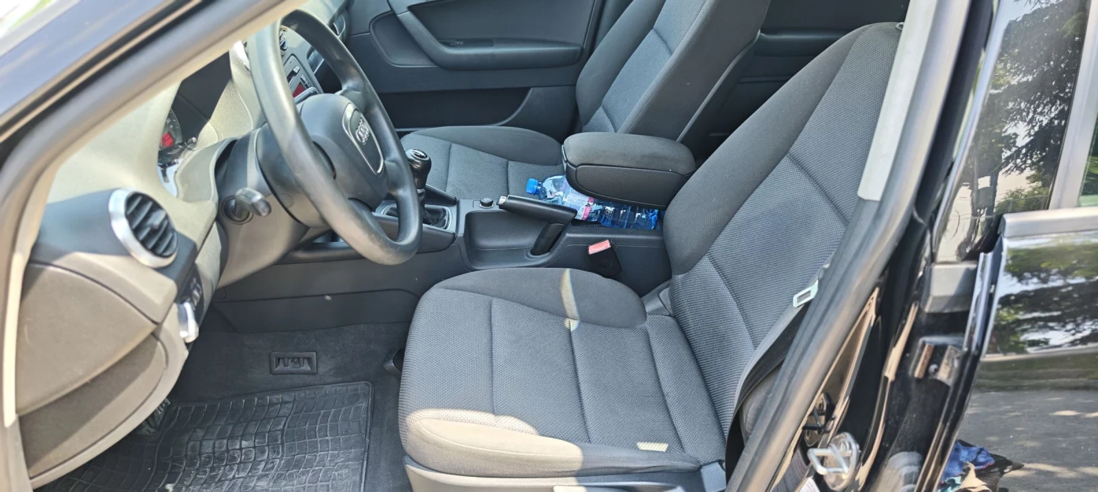 Audi A3 1.6 i, снимка 10 - Автомобили и джипове - 54778078