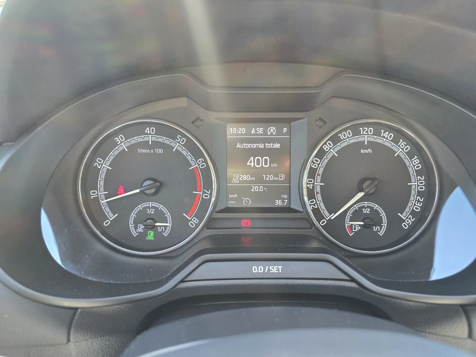Skoda Octavia 1.4 G-TEC METAН, снимка 17 - Автомобили и джипове - 54846816