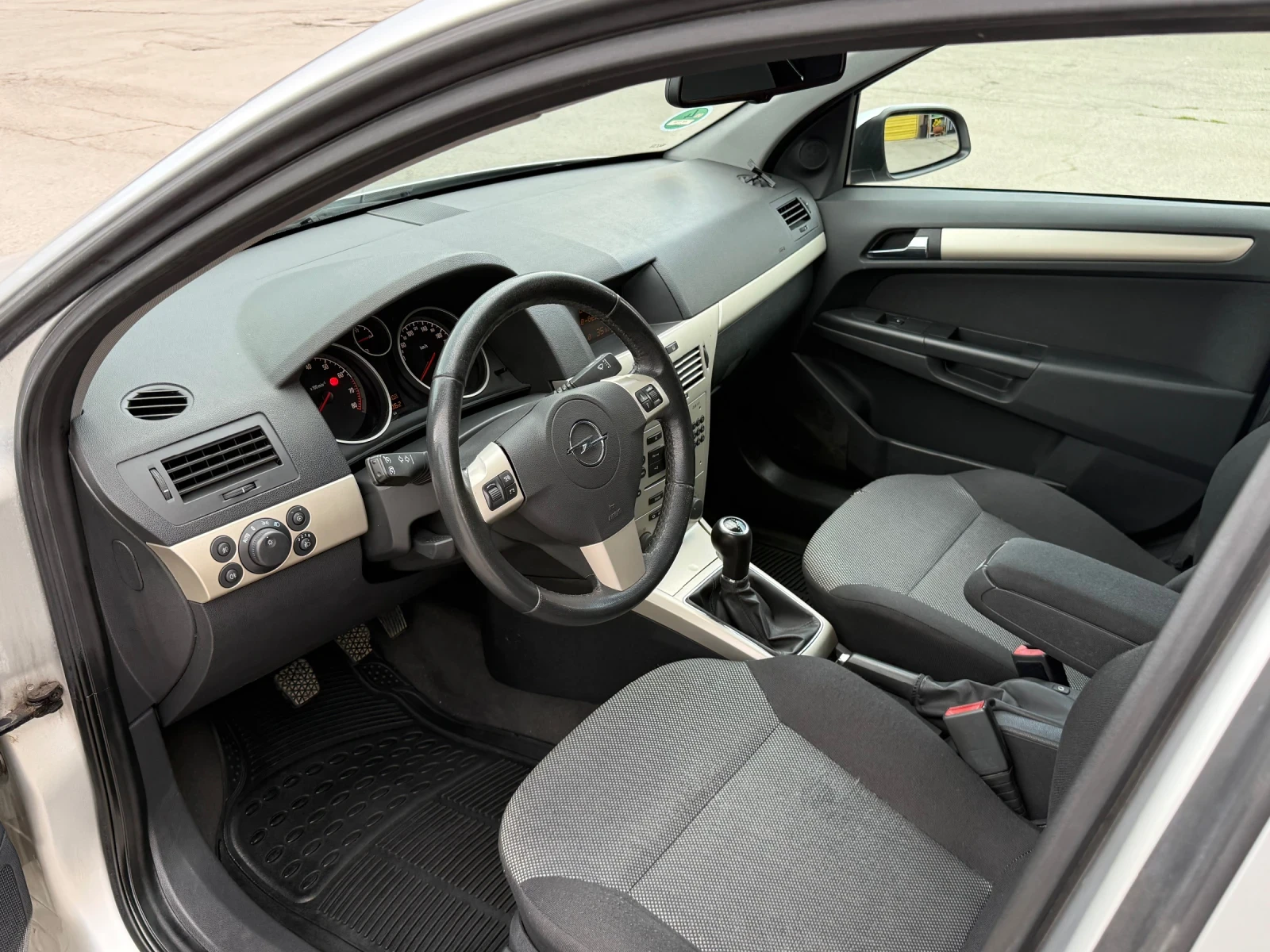 Opel Astra 1.6 115, снимка 6 - Автомобили и джипове - 54891363