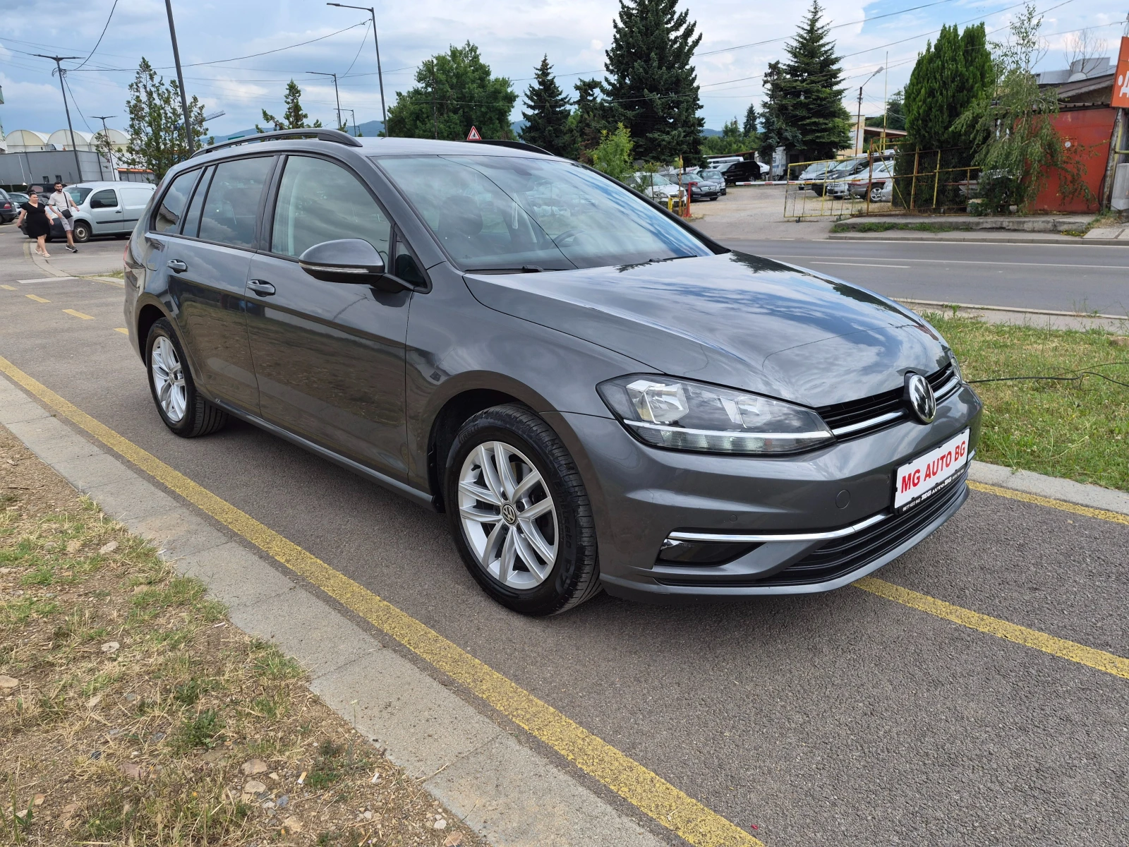 VW Golf Variant 1.6TDI, снимка 3 - Автомобили и джипове - 55000326
