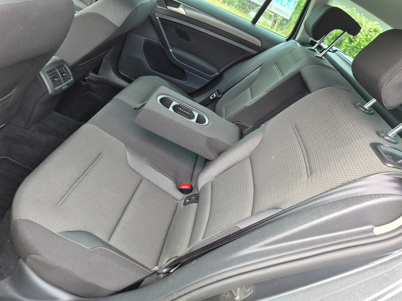 VW Golf Variant 1.6TDI, снимка 11 - Автомобили и джипове - 55000326