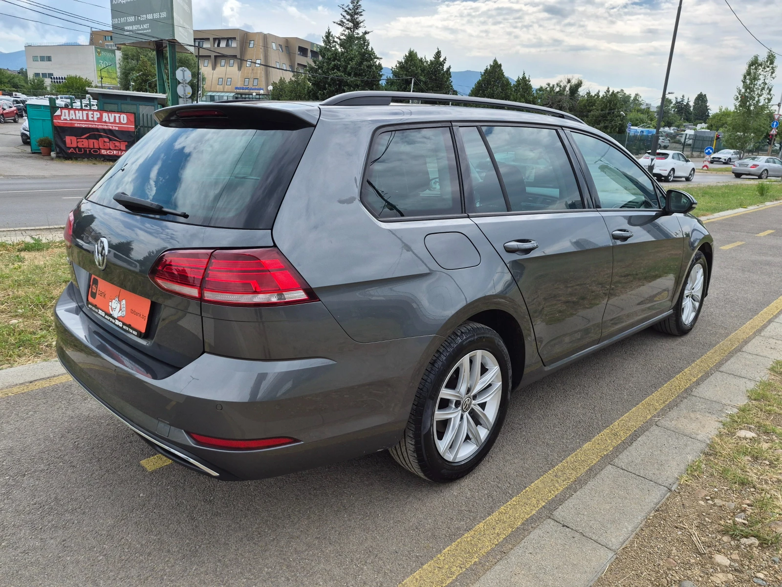 VW Golf Variant 1.6TDI, снимка 8 - Автомобили и джипове - 55000326
